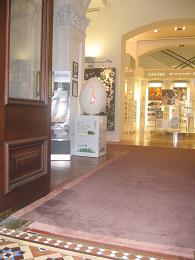 Big Egg Hunt 2014 - DFS Galleria
