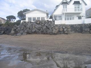 walk from Milford beach to Takapuna beach