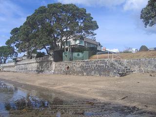 walk from Milford beach to Takapuna beach