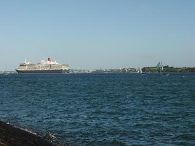 QE2