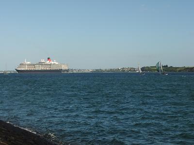 QE2